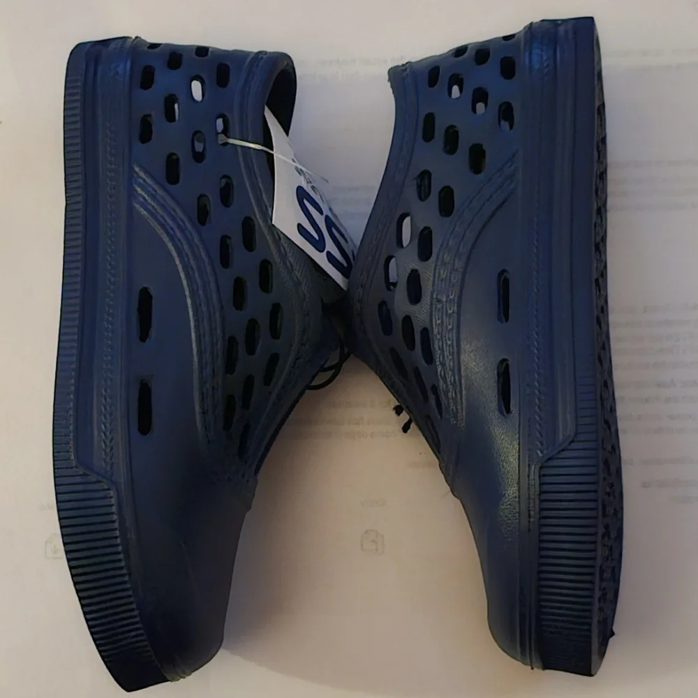 OshKosh B'gosh Kids Blue Water Shoes